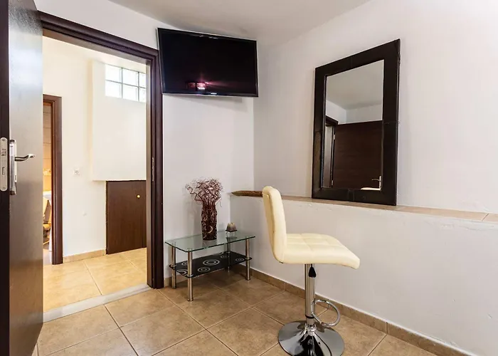 Filiatra's Cozy Haven A Peaceful Escape In Nature Appartement Filiatra