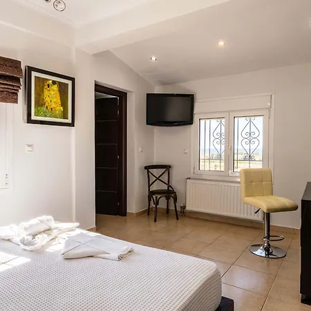 Filiatra's Cozy Haven A Peaceful Escape In Nature Apartman