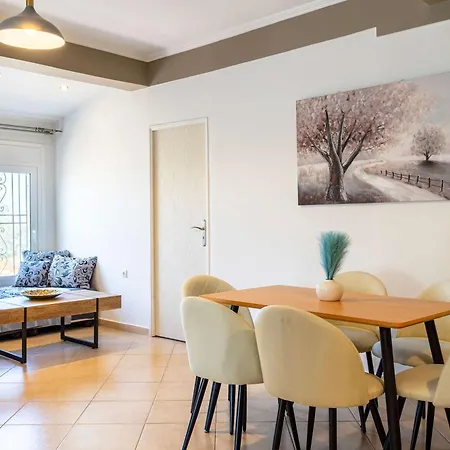 Filiatra's Cozy Haven A Peaceful Escape In Nature Appartamento *
